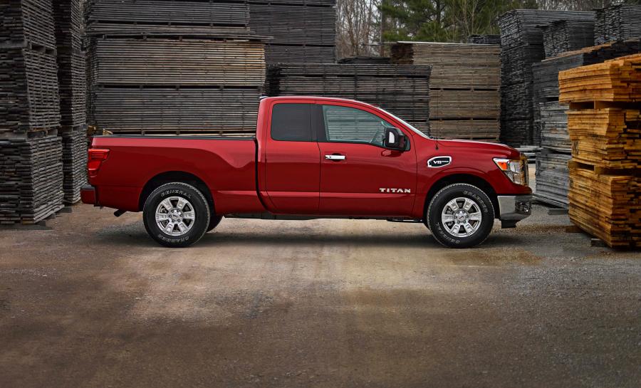  Nissan Titan SV King Cab 2017 года  (фото 12 из 18)